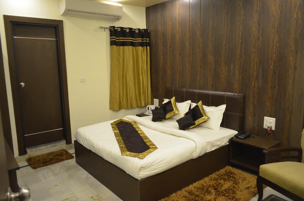 Red Orchid Hotel Meerut Quarto foto
